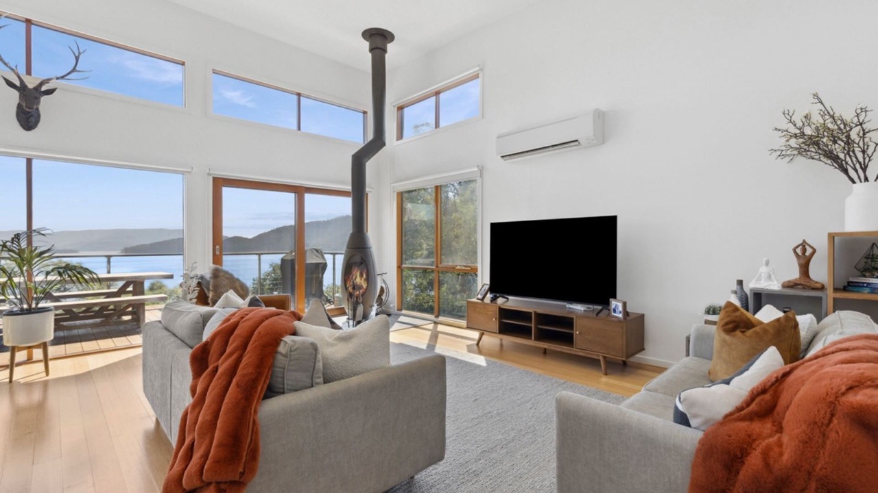 Photo of Livingroom in Taylor Bay