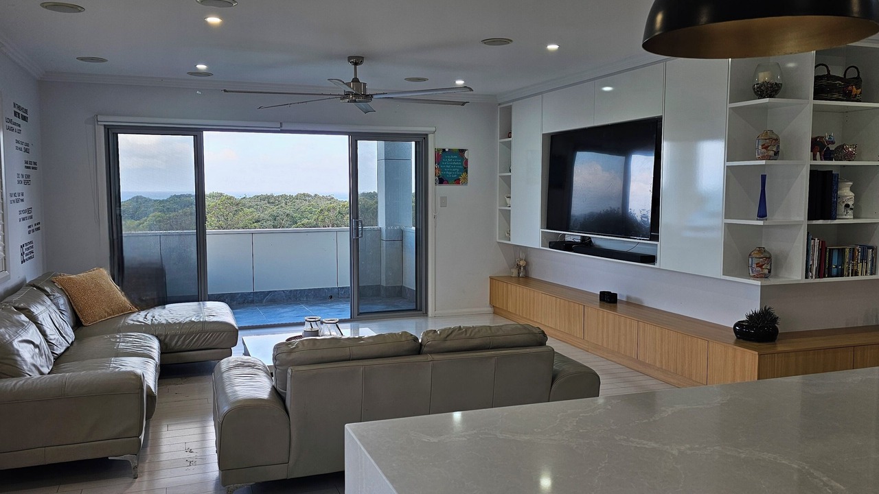 Photo of Livingroom in Red Head