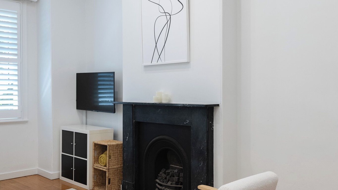 Photo of Livingroom in Newtown