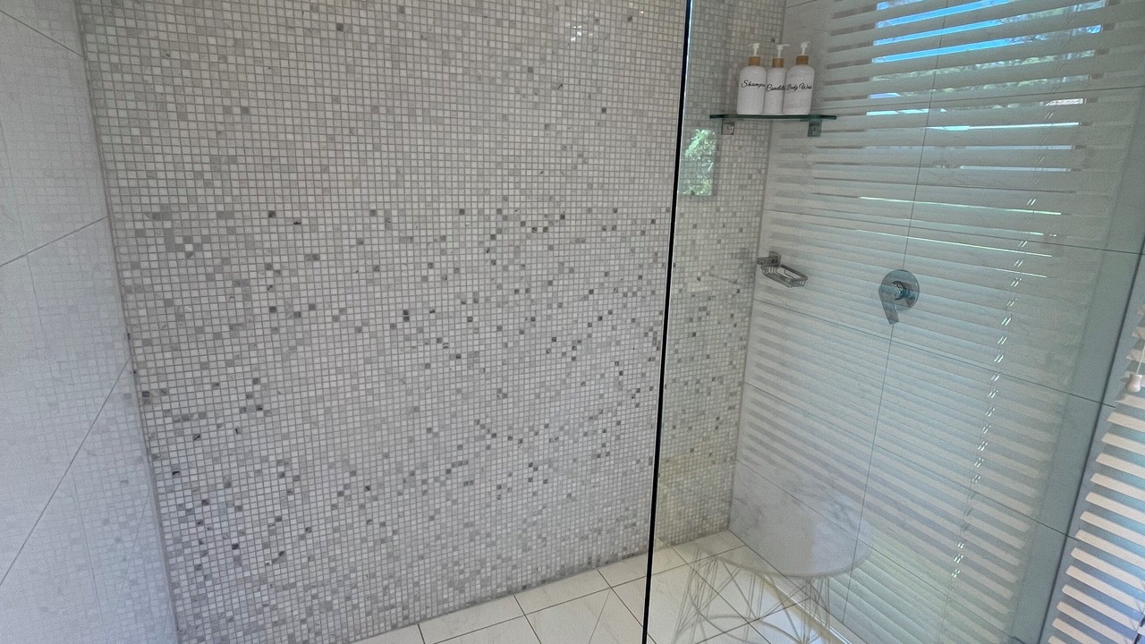 Photo of Bathroom in Brightwaters