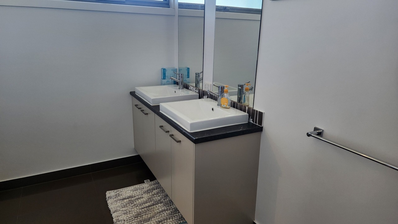 Photo of Bathroom in Alfredton