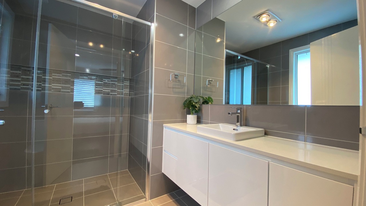 Photo of Bathroom in Gledswood Hills