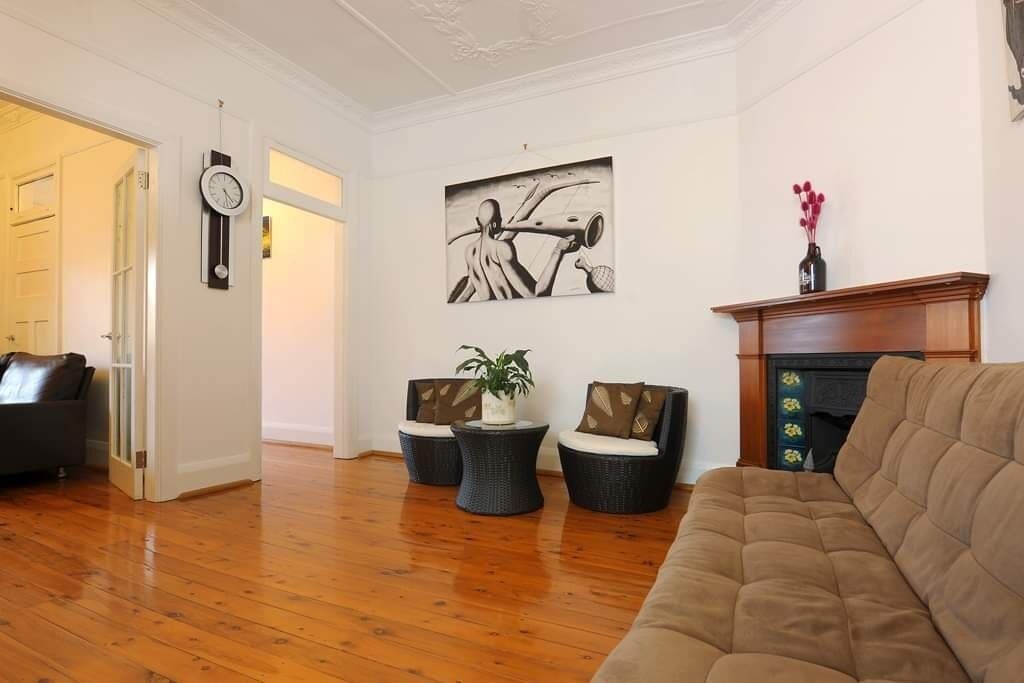 Photo of Livingroom in Newtown