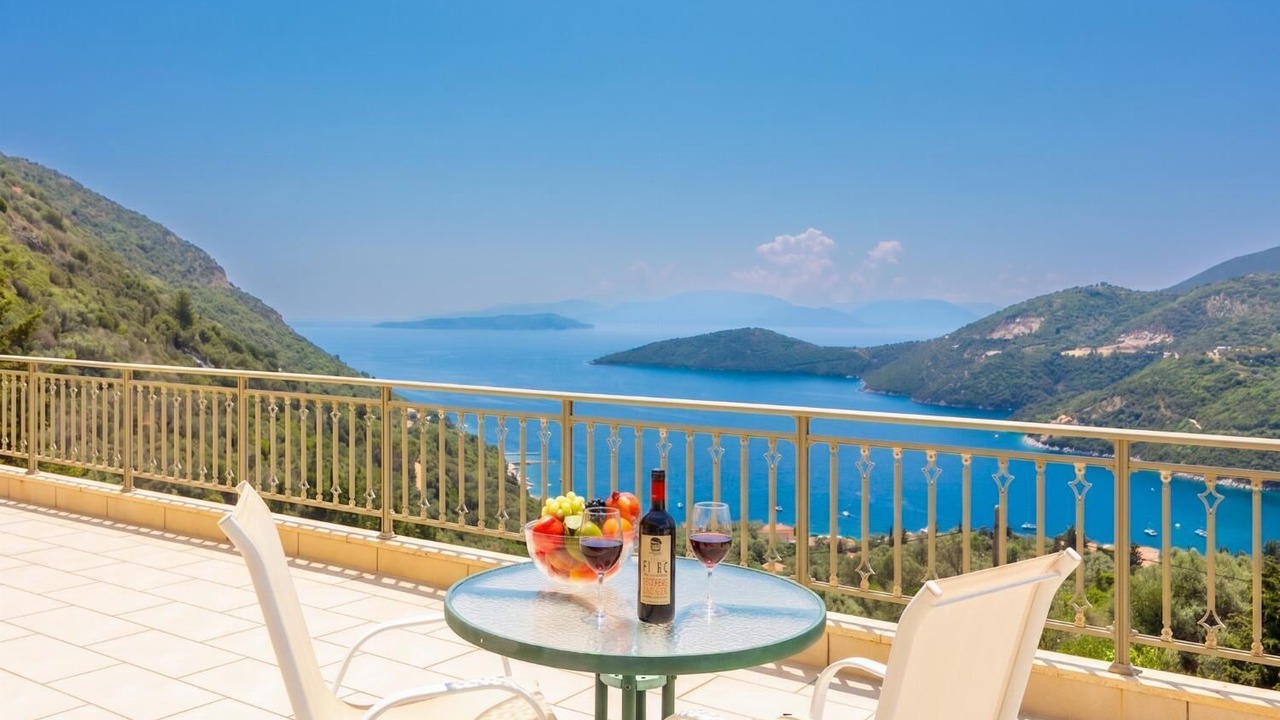 Photo of Patio Balcony in Mikros Gialos