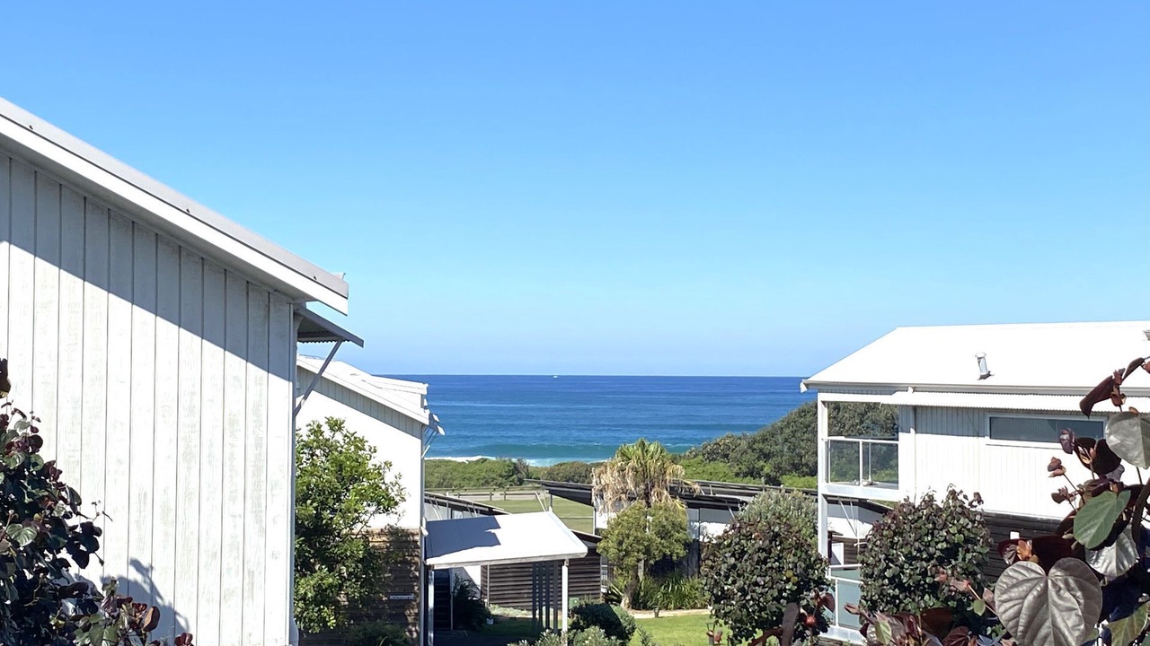 Photo of Others in Caves Beach