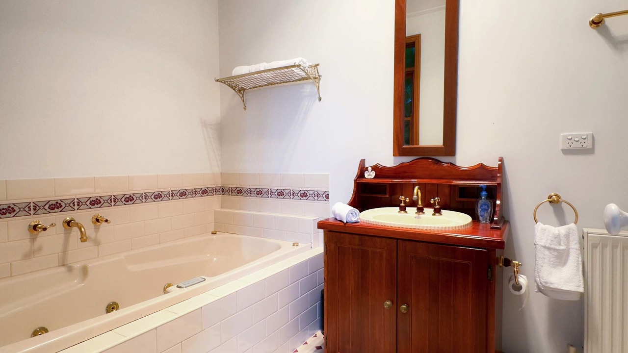 Photo of Bathroom in Garfield