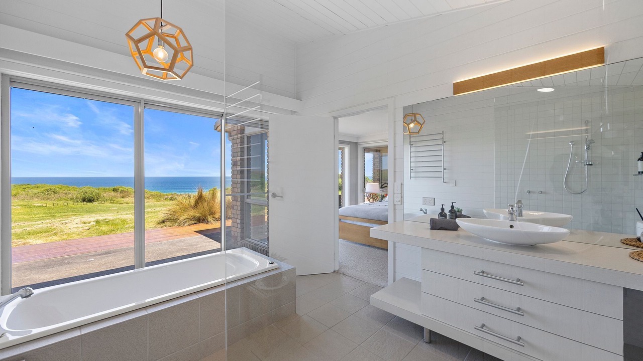 Photo of Bathroom in Ventnor