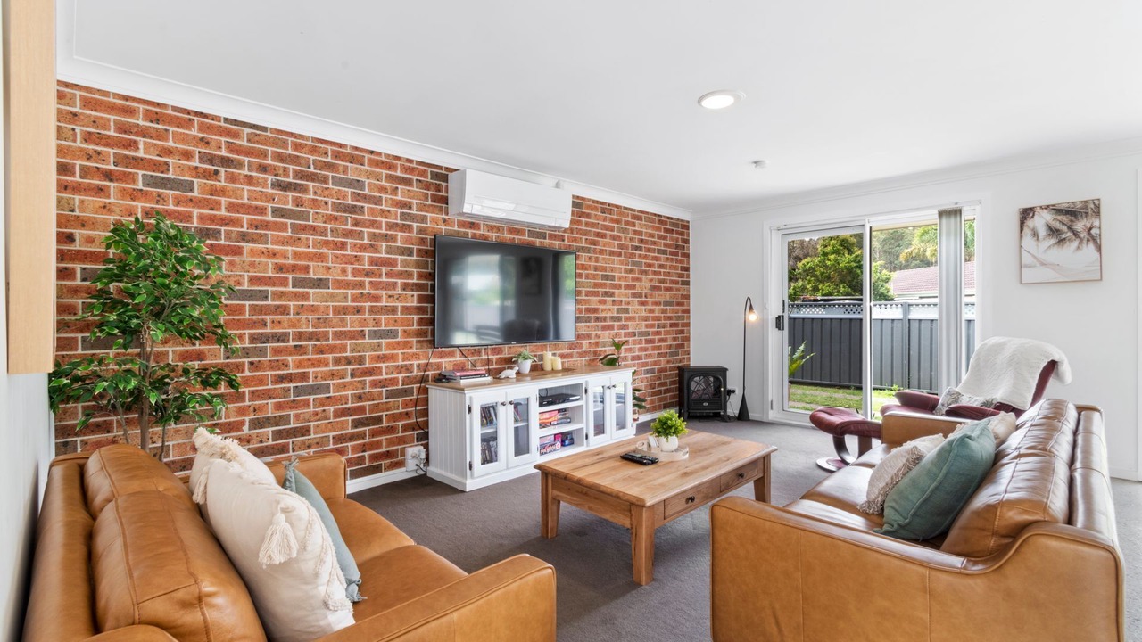 Photo of Livingroom in Maloneys Beach