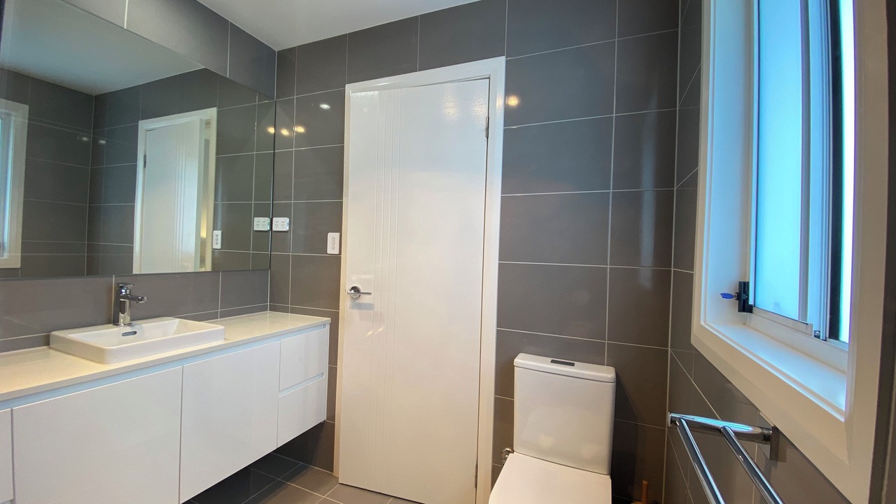 Photo of Bathroom in Gledswood Hills