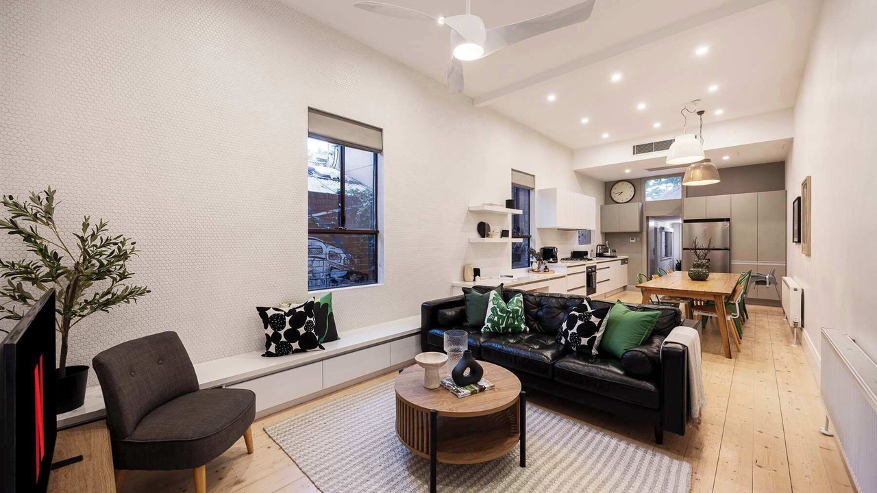 Photo of Livingroom in Carlton South