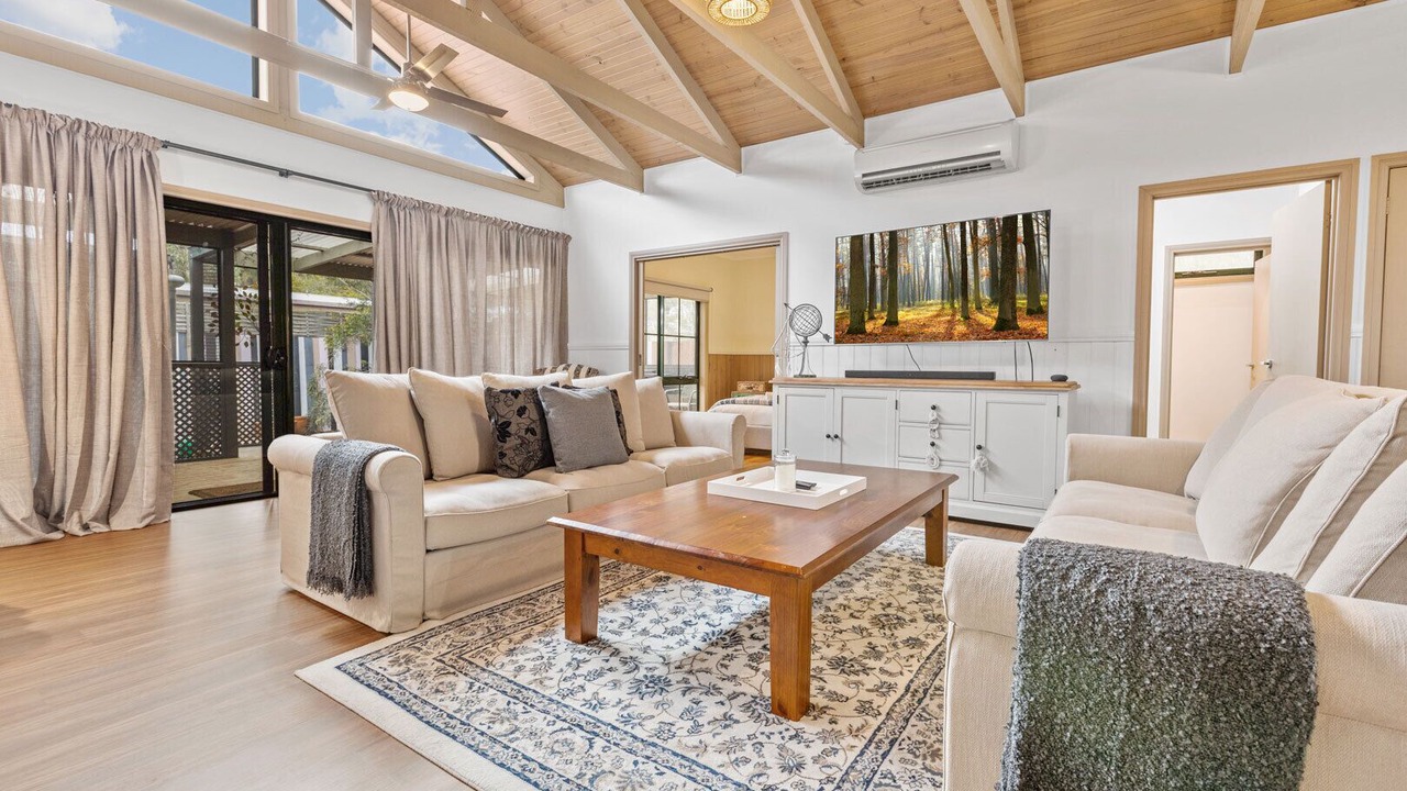 Photo of Livingroom in Raymond Island
