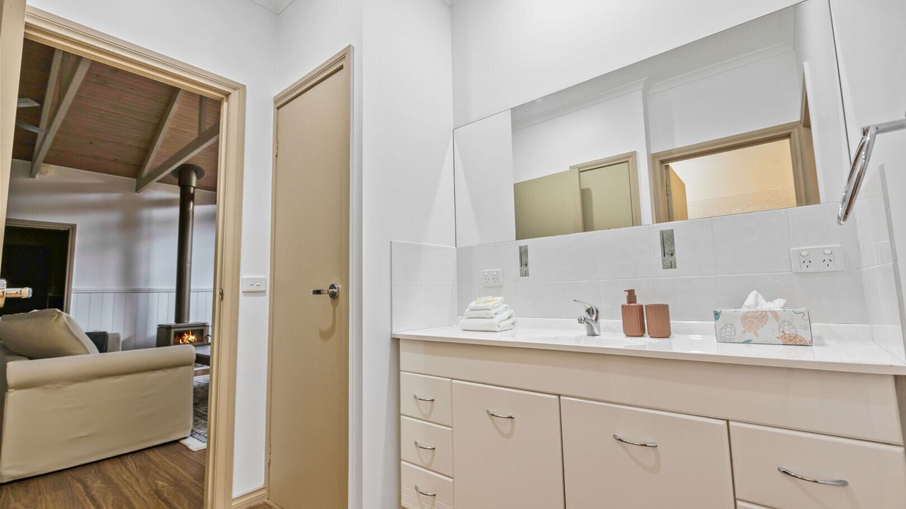 Photo of Bathroom in Raymond Island