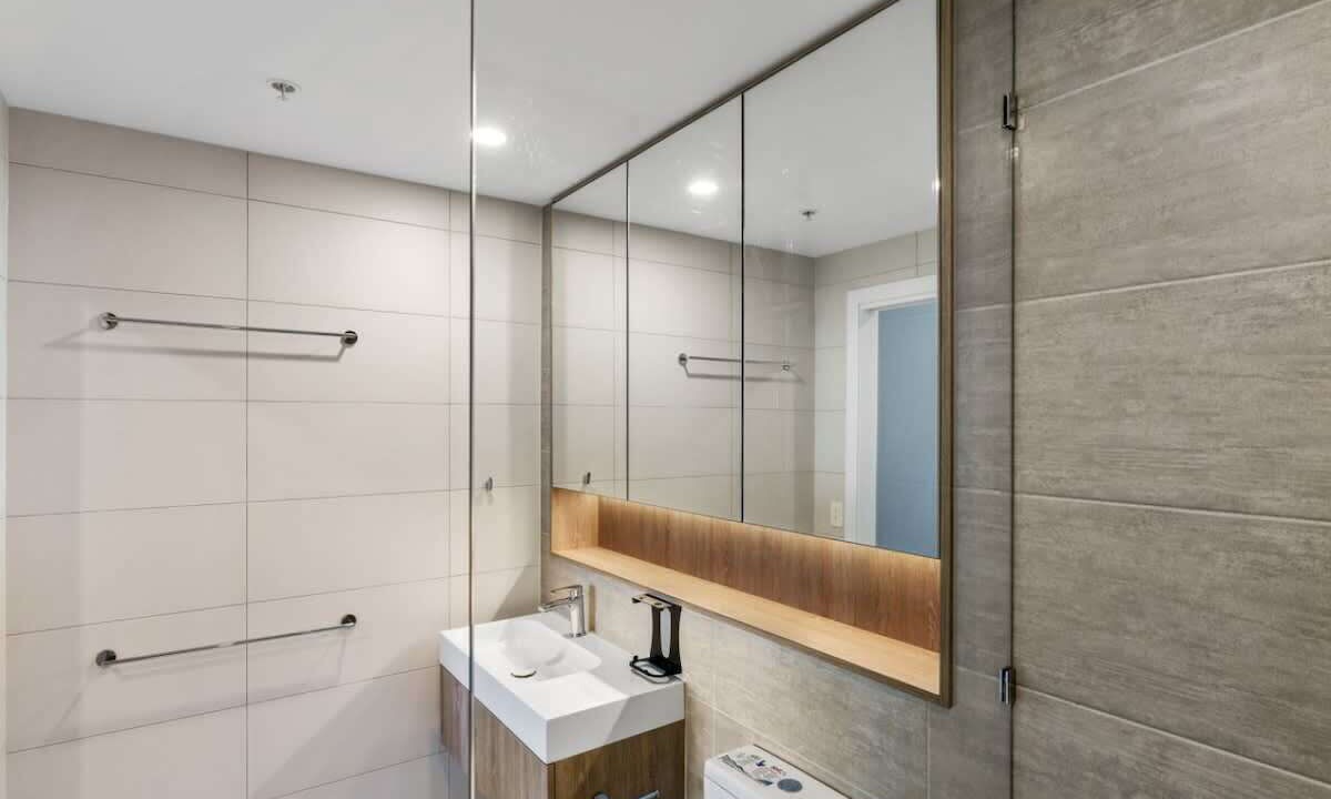 Photo of Bathroom in Broadbeach