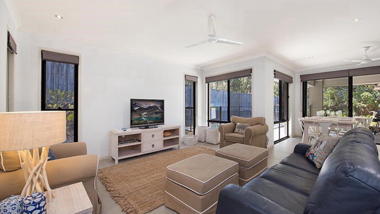 Photo of Livingroom in Moffat Beach