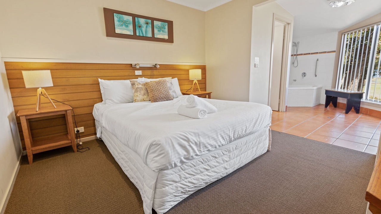 Photo of Bedroom in Forge Creek