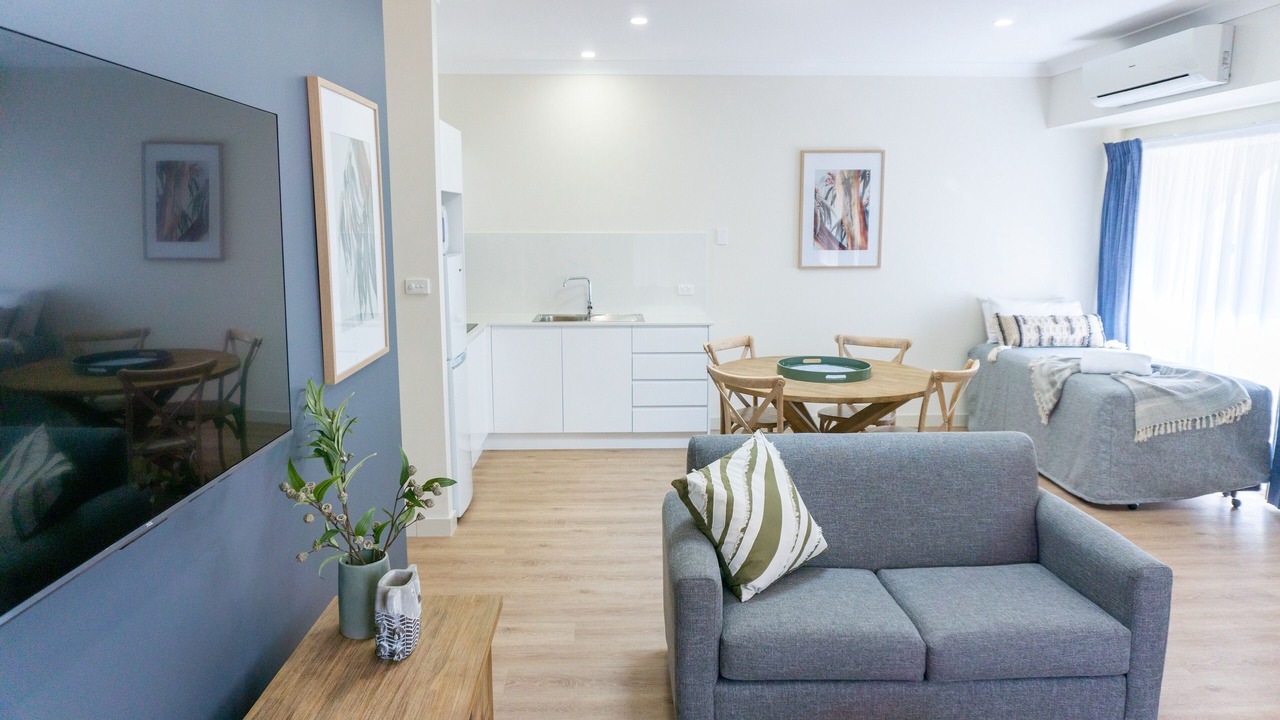 Photo of Livingroom in One Mile