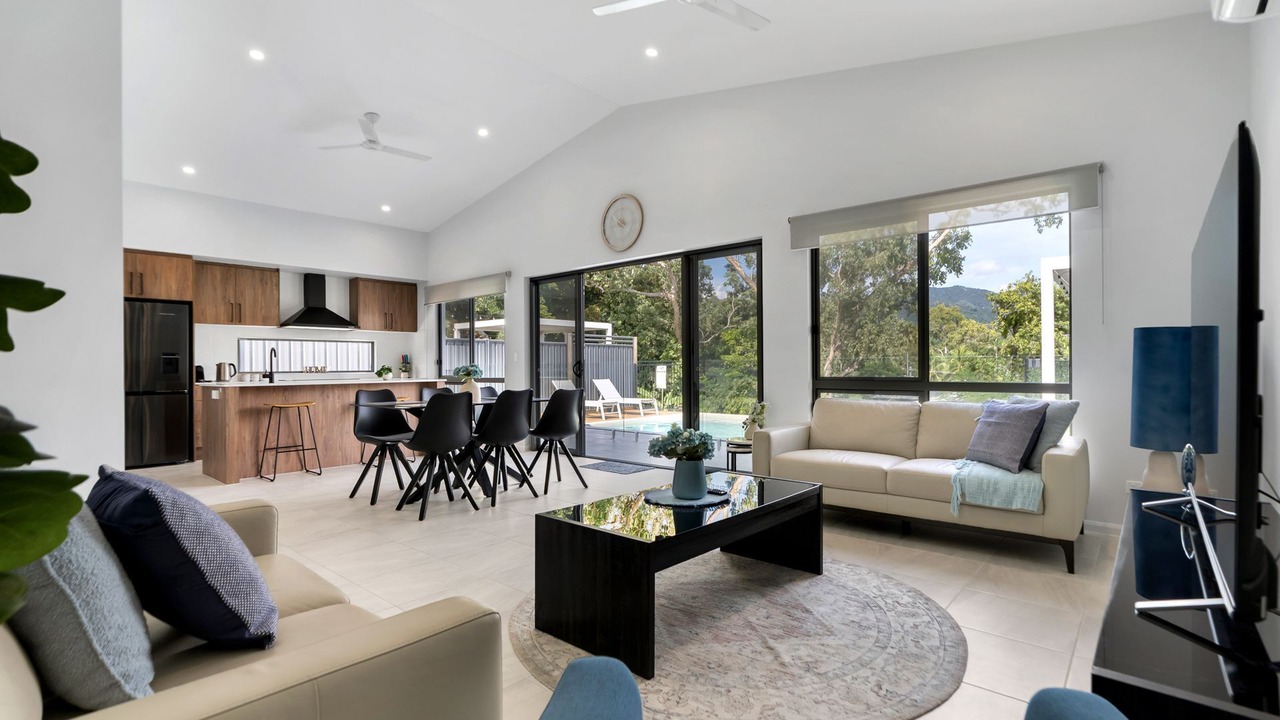 Photo of Livingroom in Trinity Beach