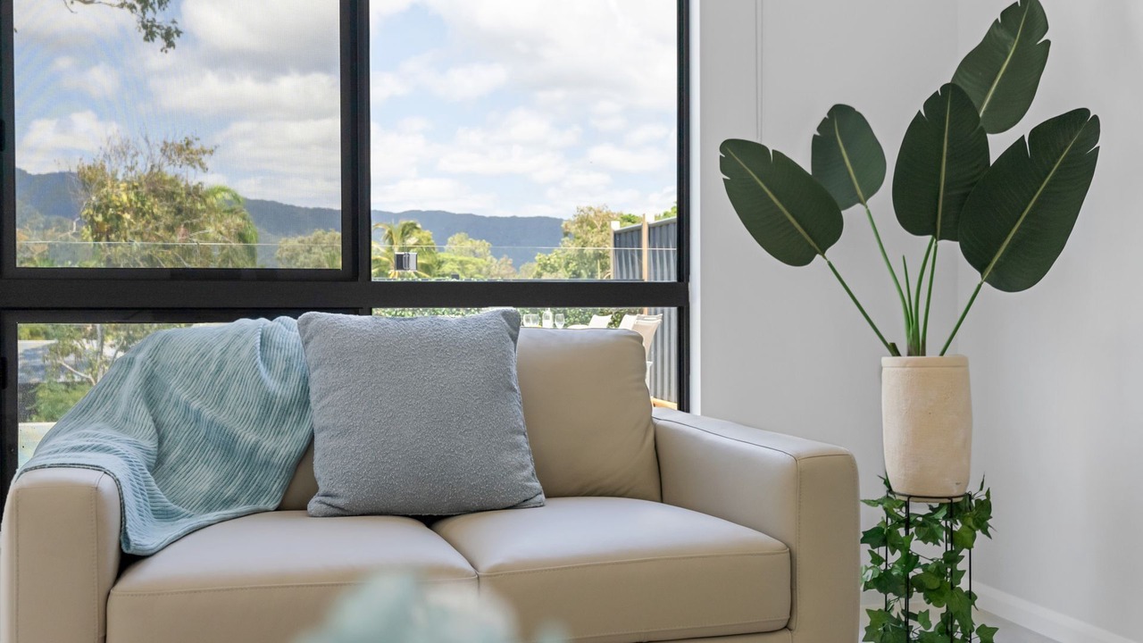 Photo of Livingroom in Trinity Beach