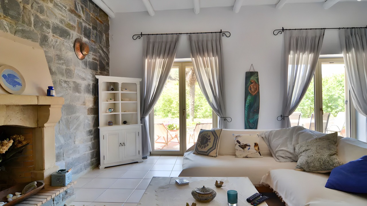 Photo of Livingroom in Andros