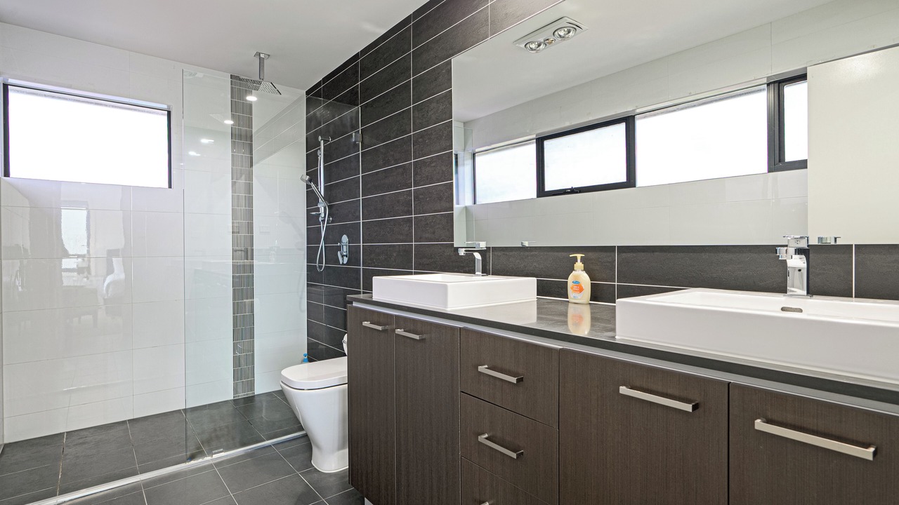 Photo of Bathroom in Catherine Field