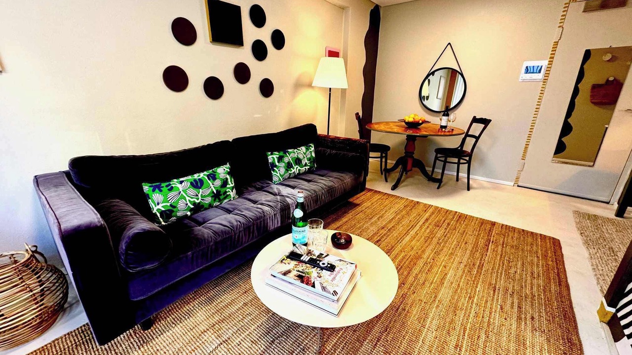 Photo of Livingroom in Elizabeth Bay