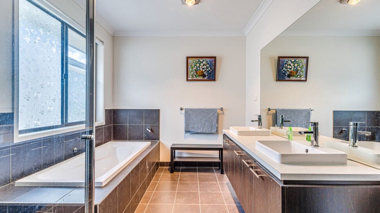 Photo of Bathroom in Sanctuary Lakes
