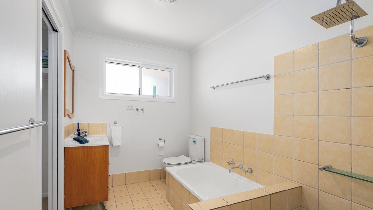 Photo of Bathroom in Emerald Beach