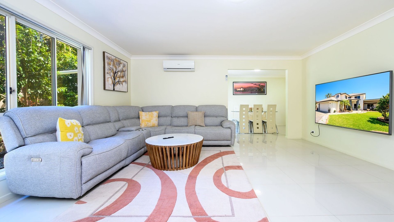 Photo of Others in Helensvale
