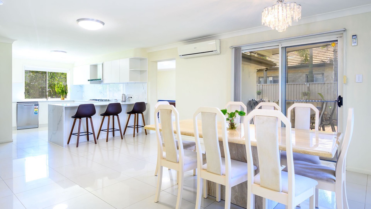 Photo of Others in Helensvale