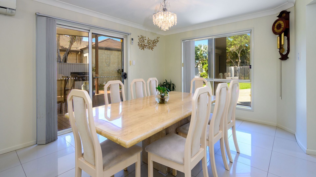 Photo of Others in Helensvale