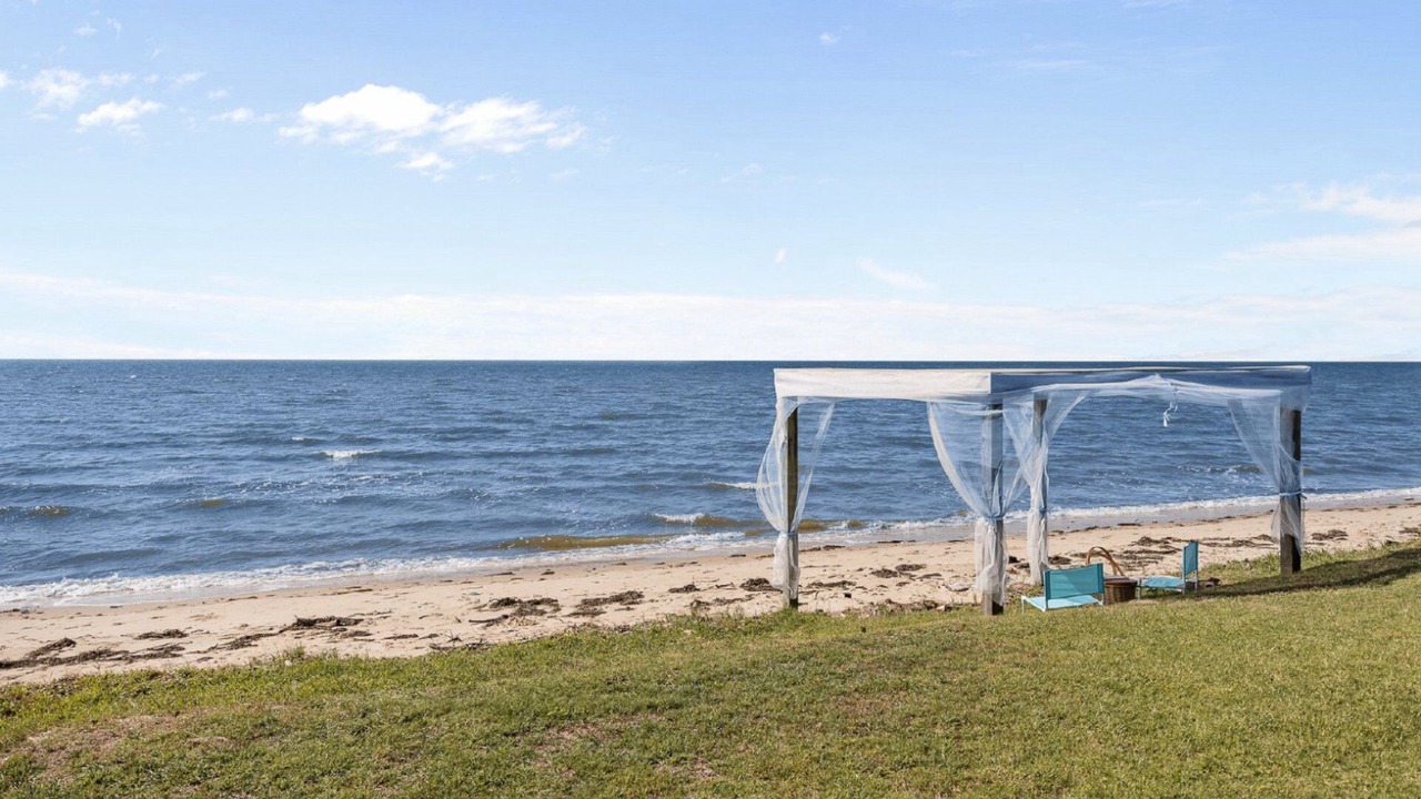 Photo of Others in Beachmere