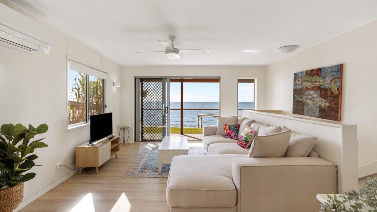Photo of Livingroom in Beachmere