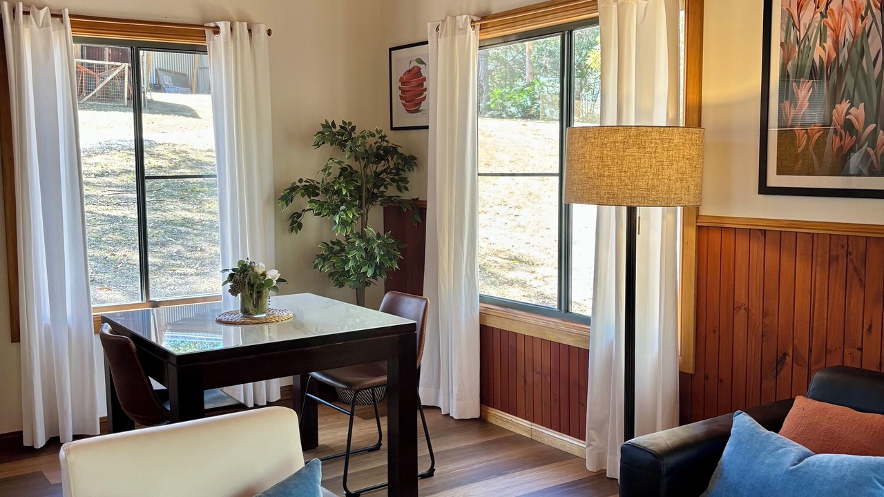 Photo of Livingroom in Ellenborough