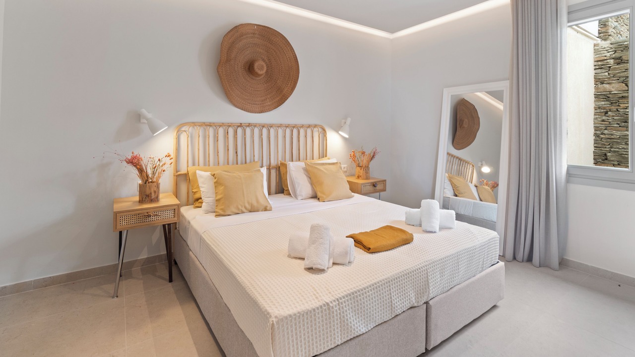 Photo of Bedroom in Paleopolis