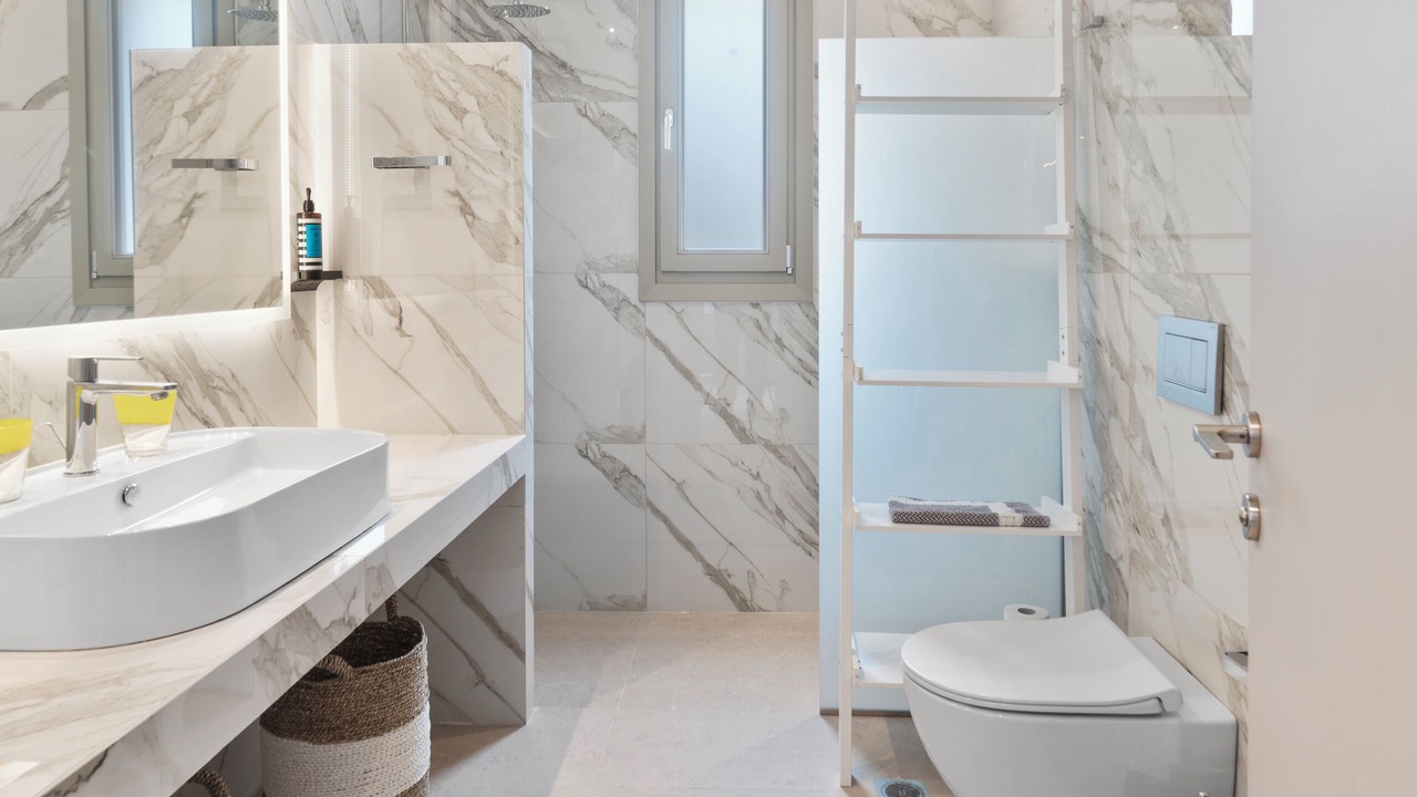 Photo of Bathroom in Paleopolis