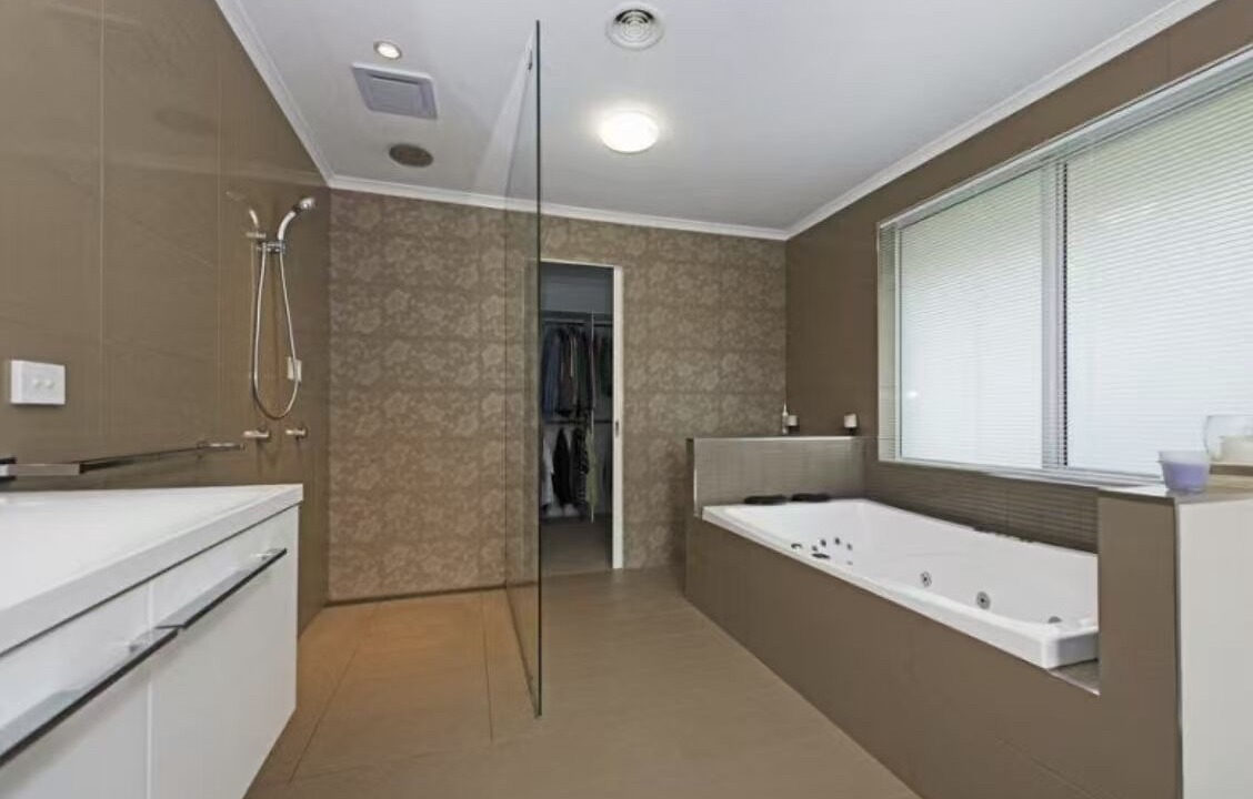 Photo of Bathroom in Sandy Bay