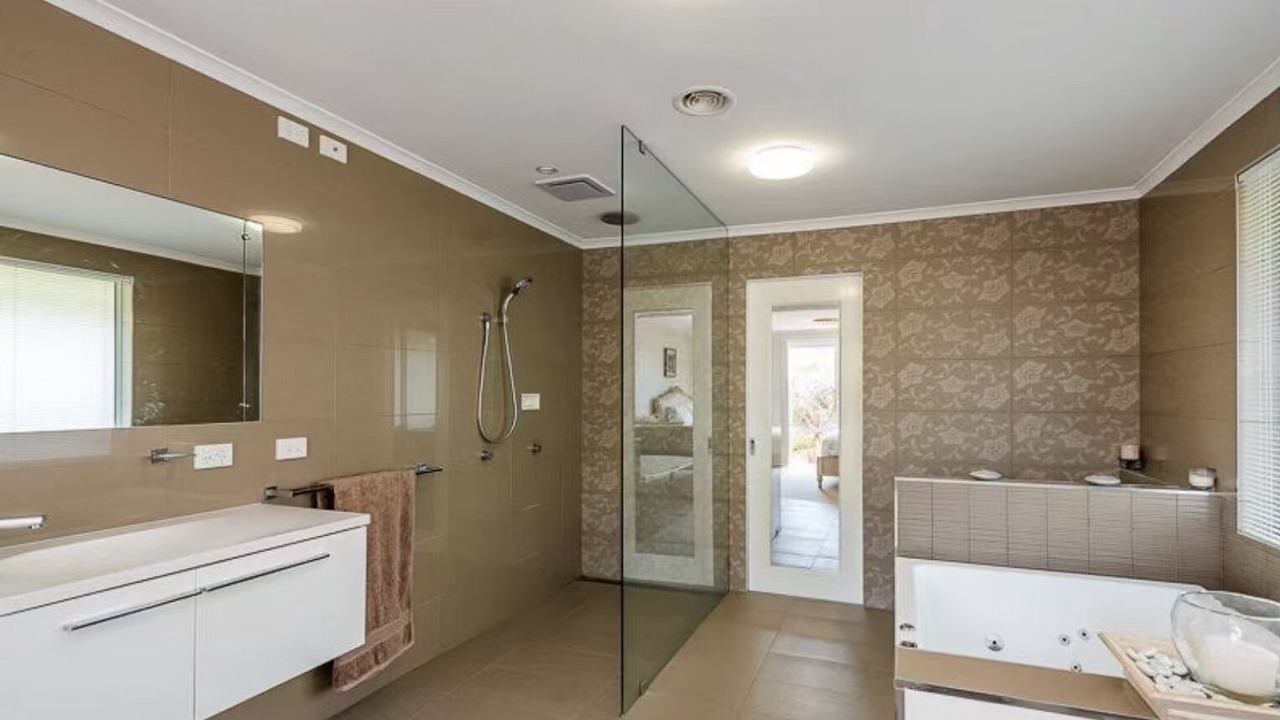 Photo of Bathroom in Sandy Bay