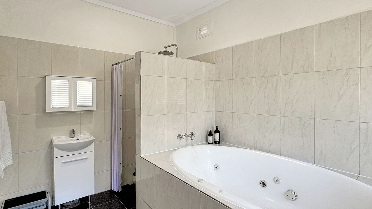 Photo of Bathroom in Broken Hill