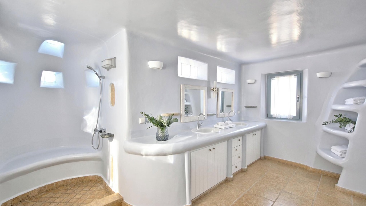 Photo of Bathroom in Agios Ioannis