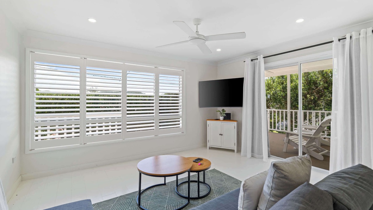 Photo of Livingroom in Forresters Beach