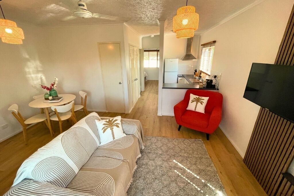 Photo of Livingroom in Holloways Beach