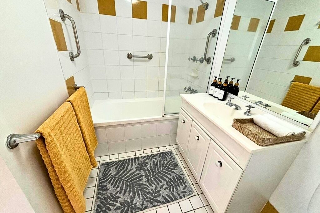 Photo of Bathroom in Holloways Beach