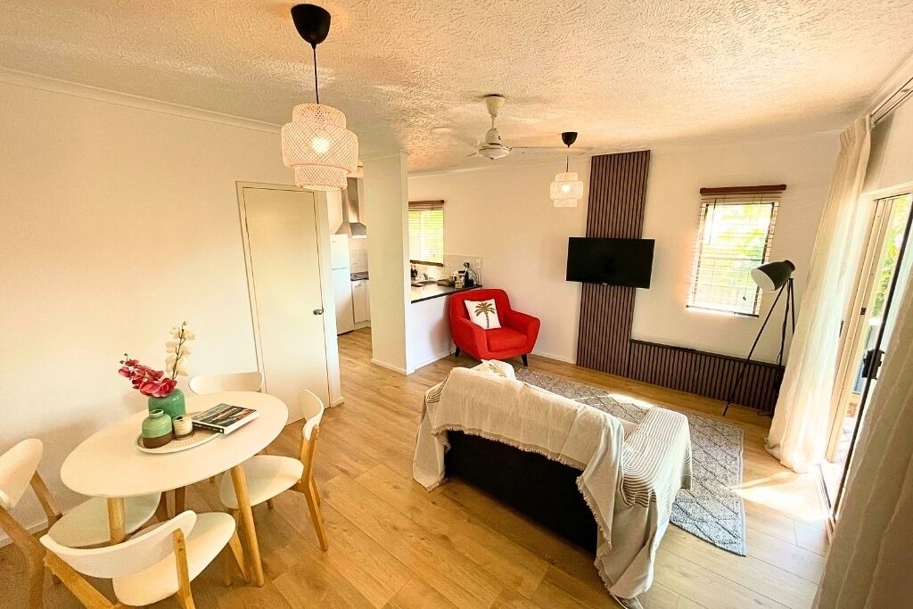 Photo of Livingroom in Holloways Beach