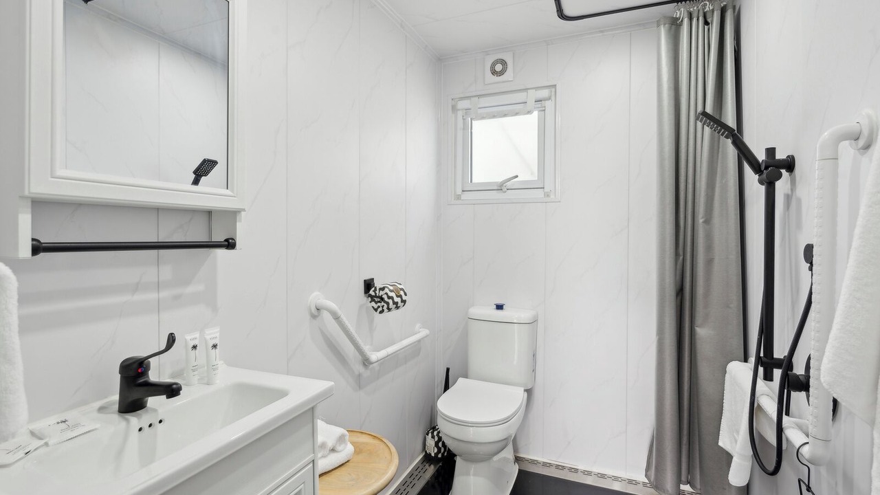 Photo of Bathroom in Arrawarra