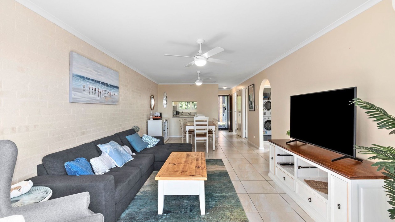 Photo of Livingroom in Surf Beach