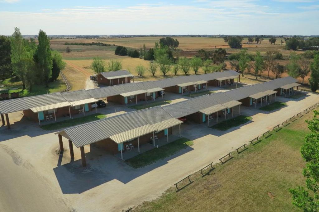 Photo of Buildings in Tyntynder South