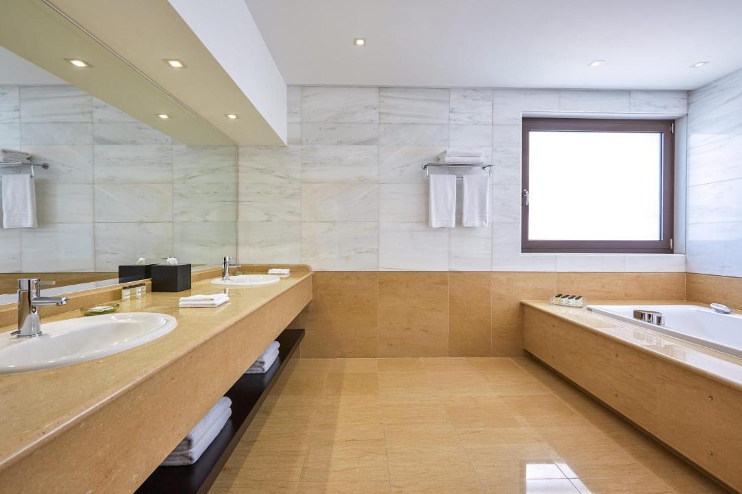 Photo of Bathroom in Ixia