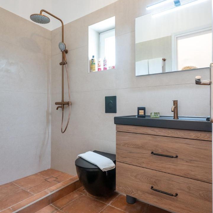 Photo of Bathroom in Paraga