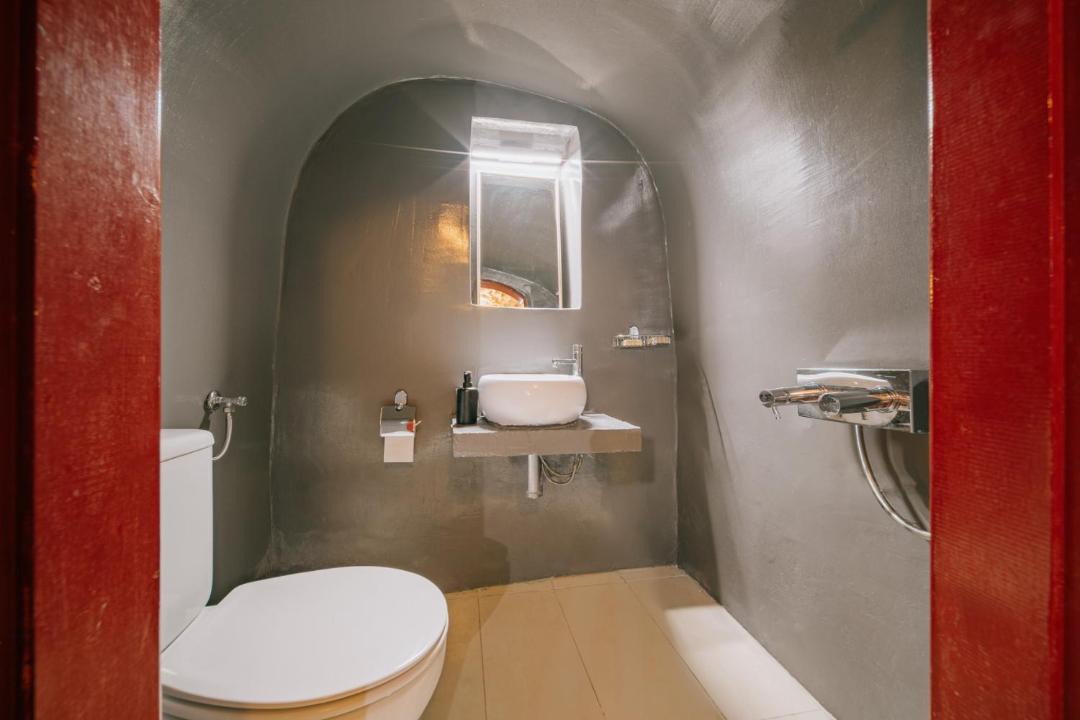 Photo of Bathroom in Kalamoti
