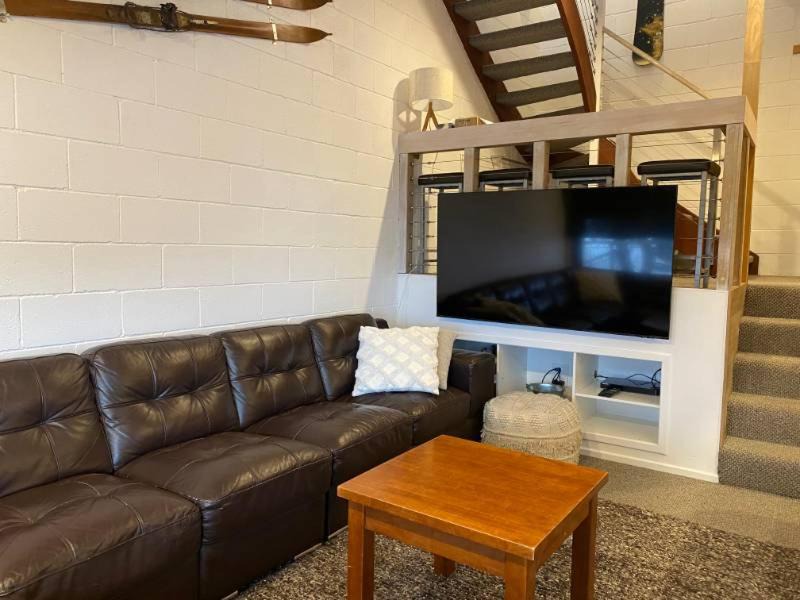 Photo of Livingroom in Falls Creek